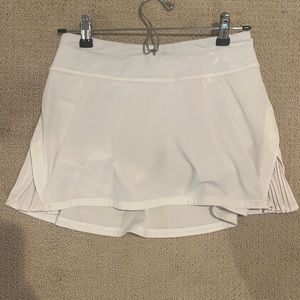 Lululemon size 4 tennis white skirt